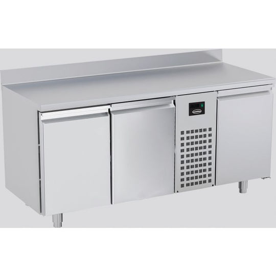 700 nedkjølt benkestativ med 3 dører monoblokk